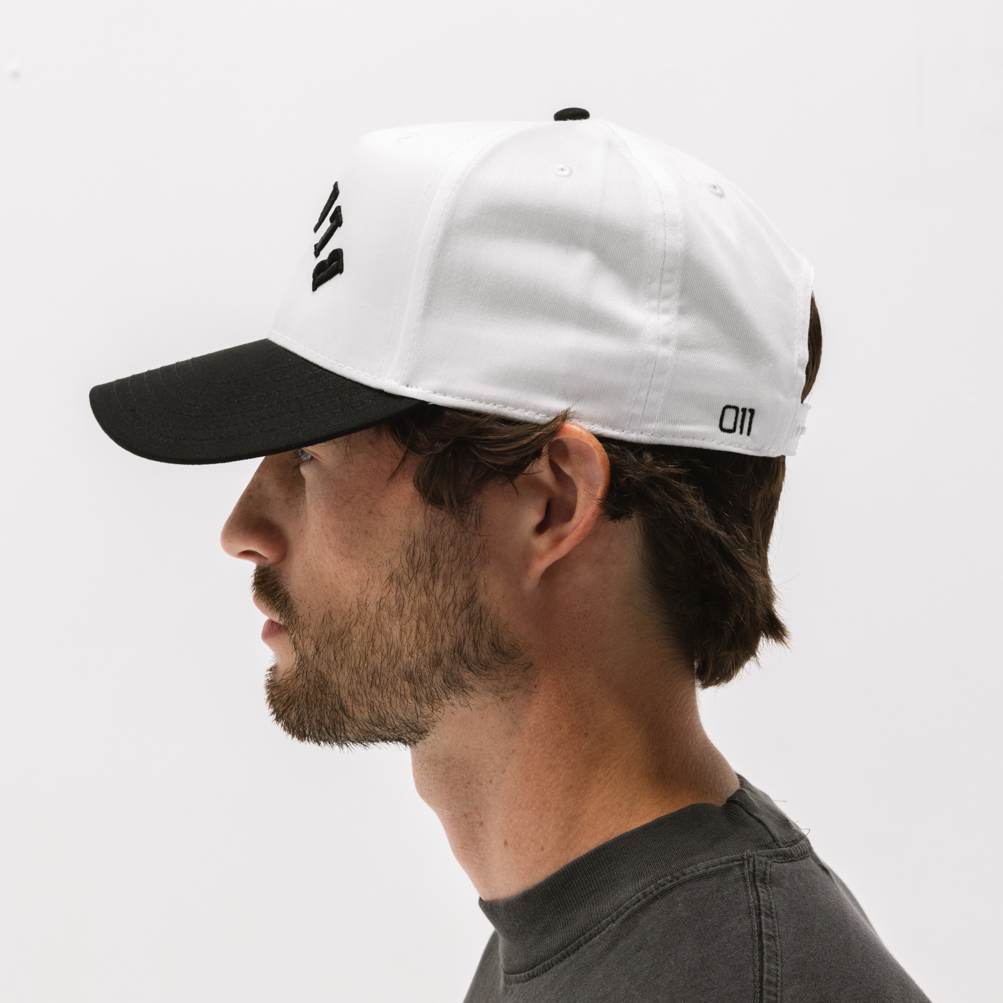 Curved Blanche Snapback // Black & White